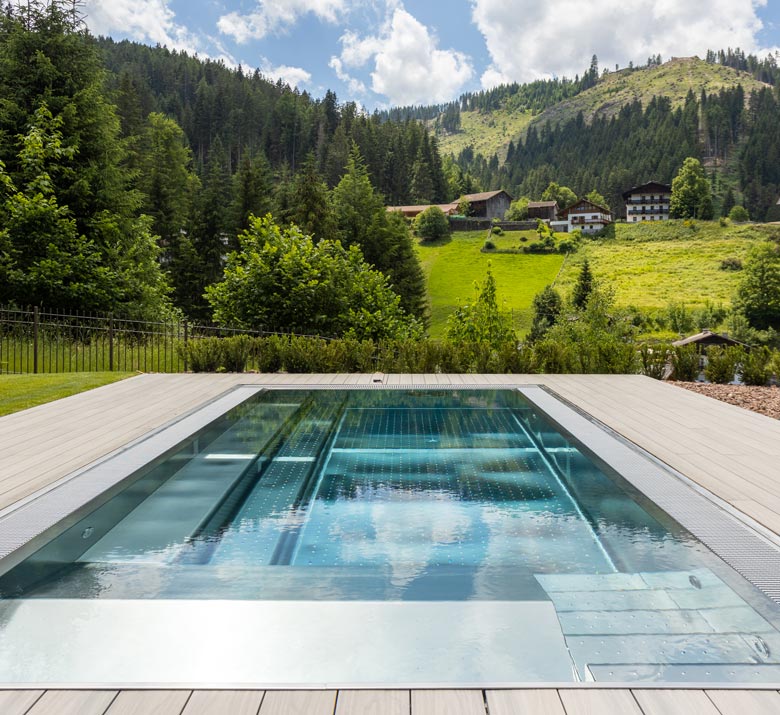 Magnifique piscine en acier dans le Haut-Adige