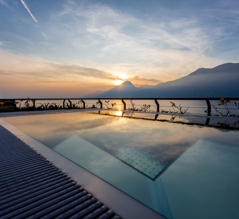 Residence Lago di Garda, piscina in acciaio su misura